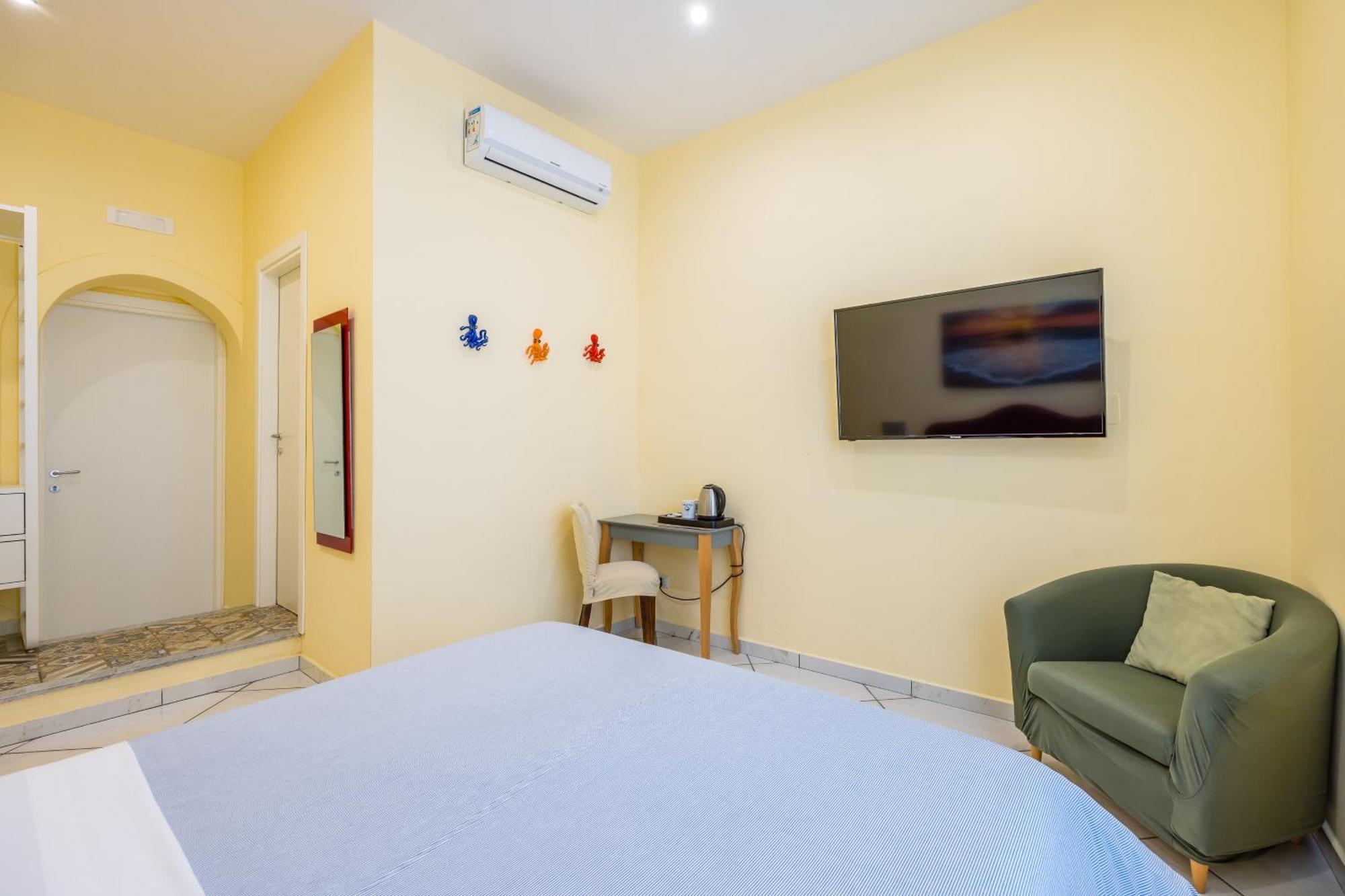 La Casa Di Bruno Napoli Bed & Breakfast Екстериор снимка